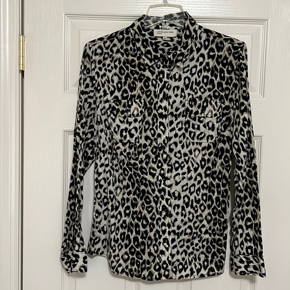 Jones New York Tops - Jones of NewYork blouse, size L